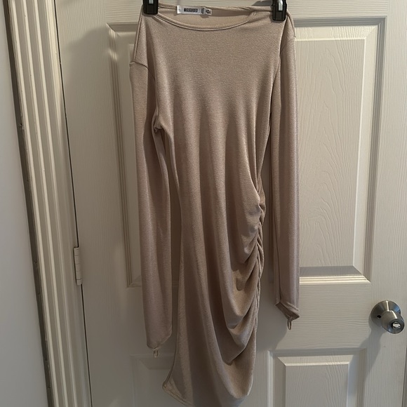 MISSGUIDED
Mesh Ruched Long Sleeeve Mini dress US size 4. - Picture 3 of 6